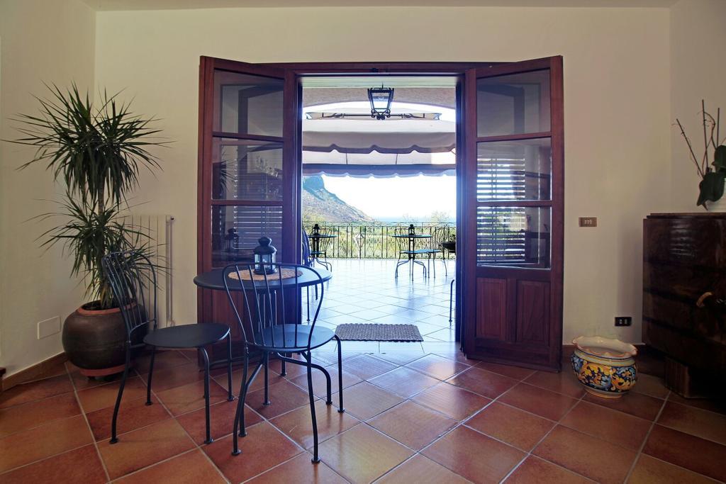 Bed and Breakfast Poggio Di Mare Кастеллуццо Екстер'єр фото